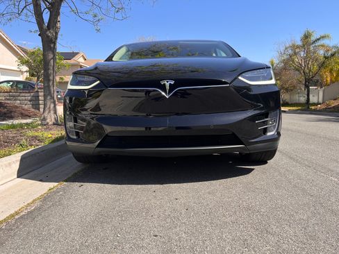 Used 2018 Tesla Model X 75D image 5