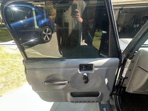 Used 1998 Jeep Wrangler SE image 17