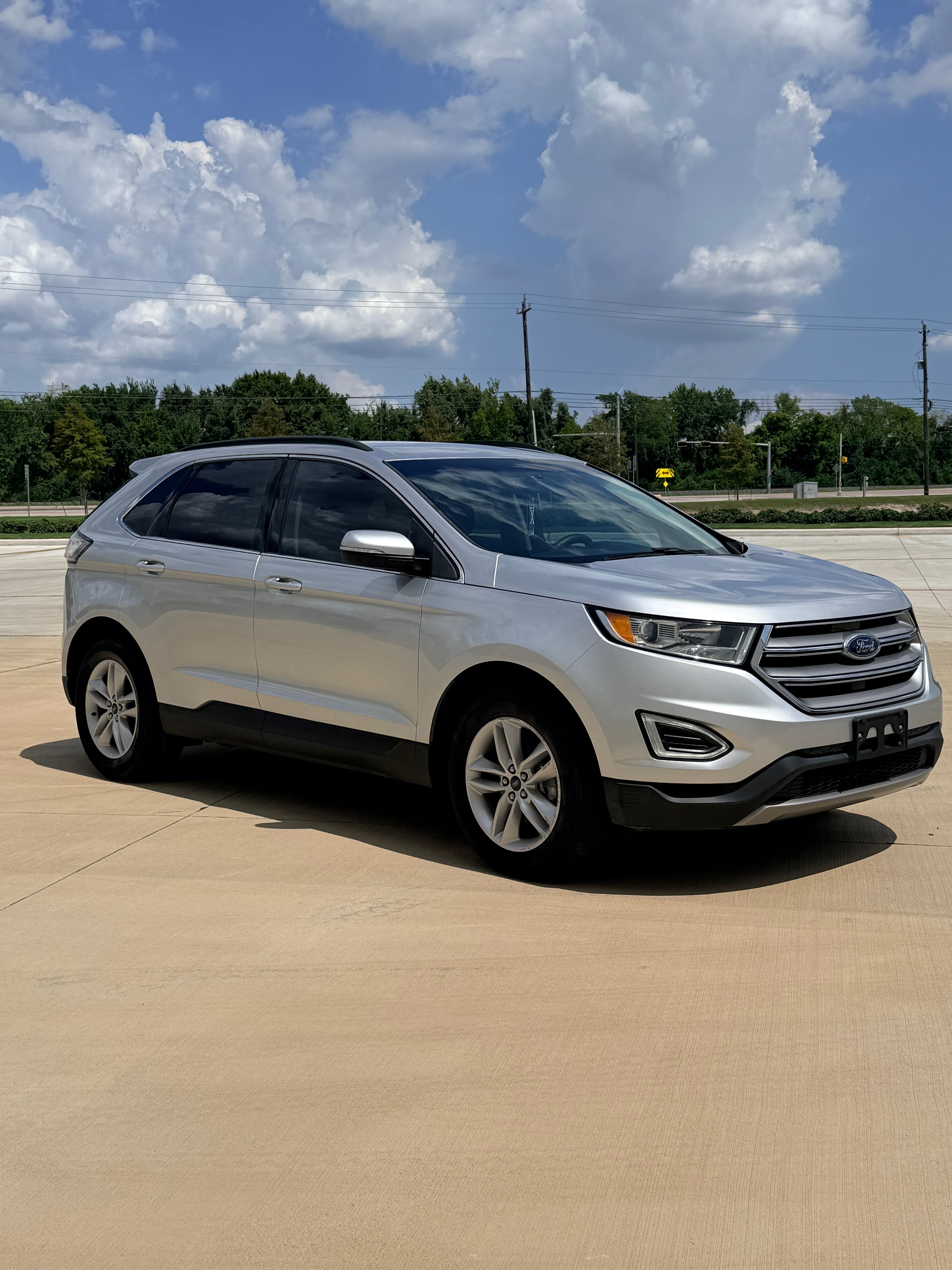 Used 2017 Ford Edge SEL FWD image 2
