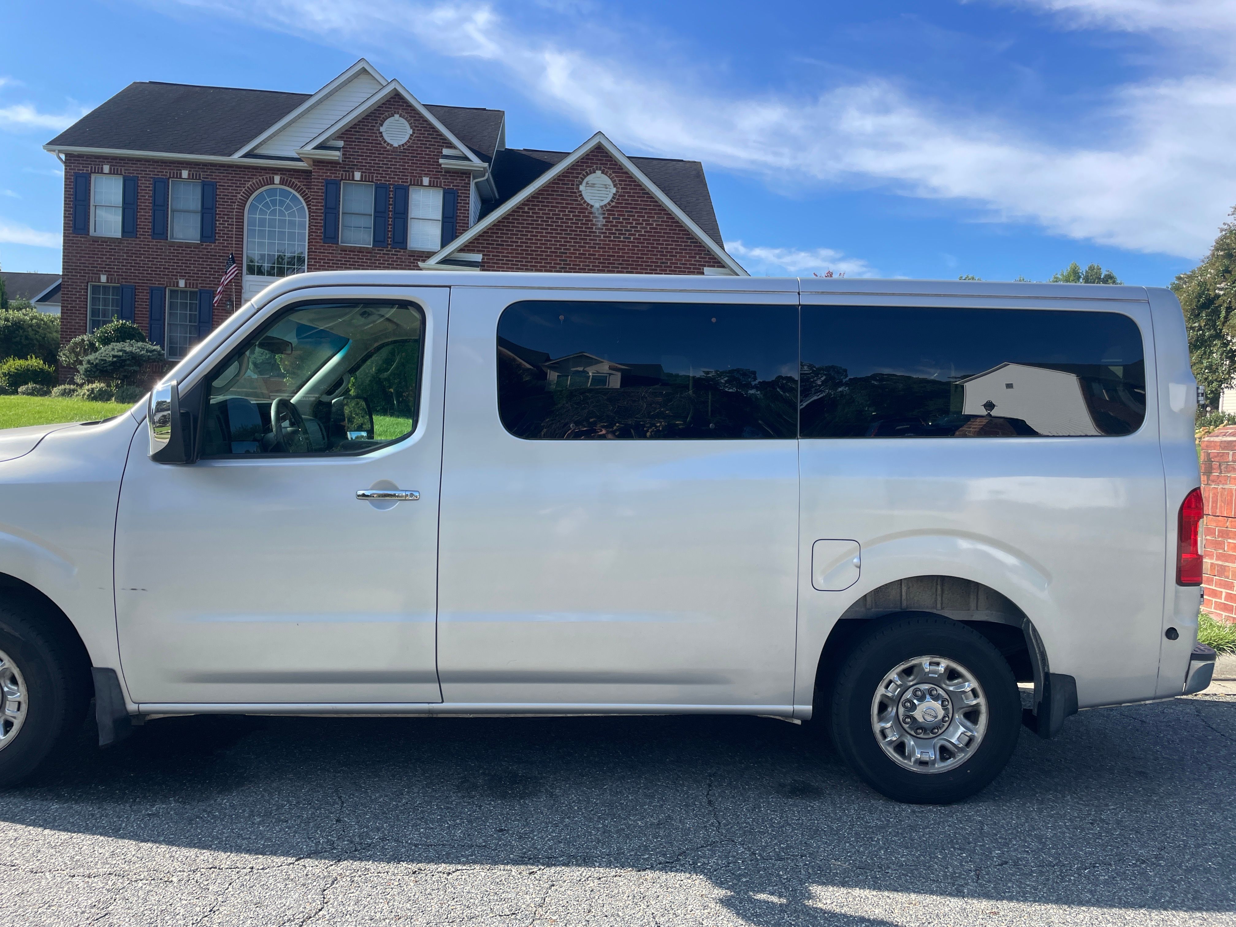 Used 2014 Nissan NV 3500 SL w/ Technology Package RWD image 1