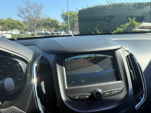 Used 2016 Chevrolet Cruze LT w/ Convenience Package image 9