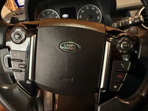 Used 2016 Land Rover LR4 HSE Silver Edition AWD/4WD image 17