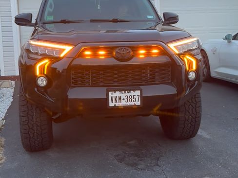 Used 2015 Toyota 4Runner SR5 AWD/4WD image 1