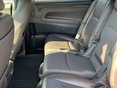 Used 2018 Honda Odyssey Elite image 11