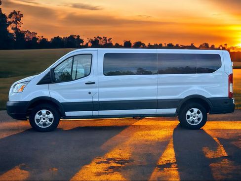 Used 2018 Ford Transit 350 148 Low Roof Wagon RWD image 2