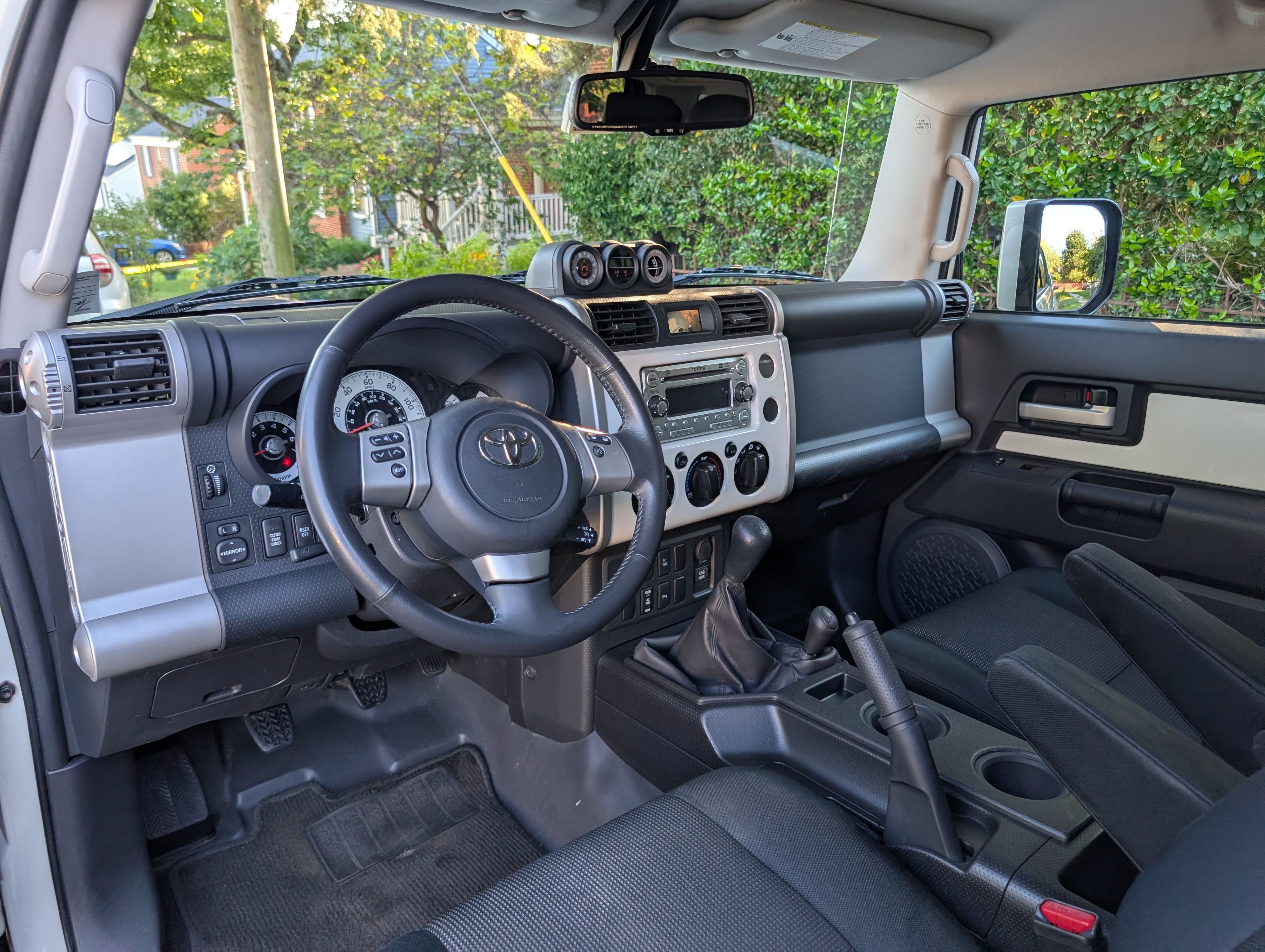 Used 2012 Toyota FJ Cruiser 4WD w/ Upgrade Pkg image 13