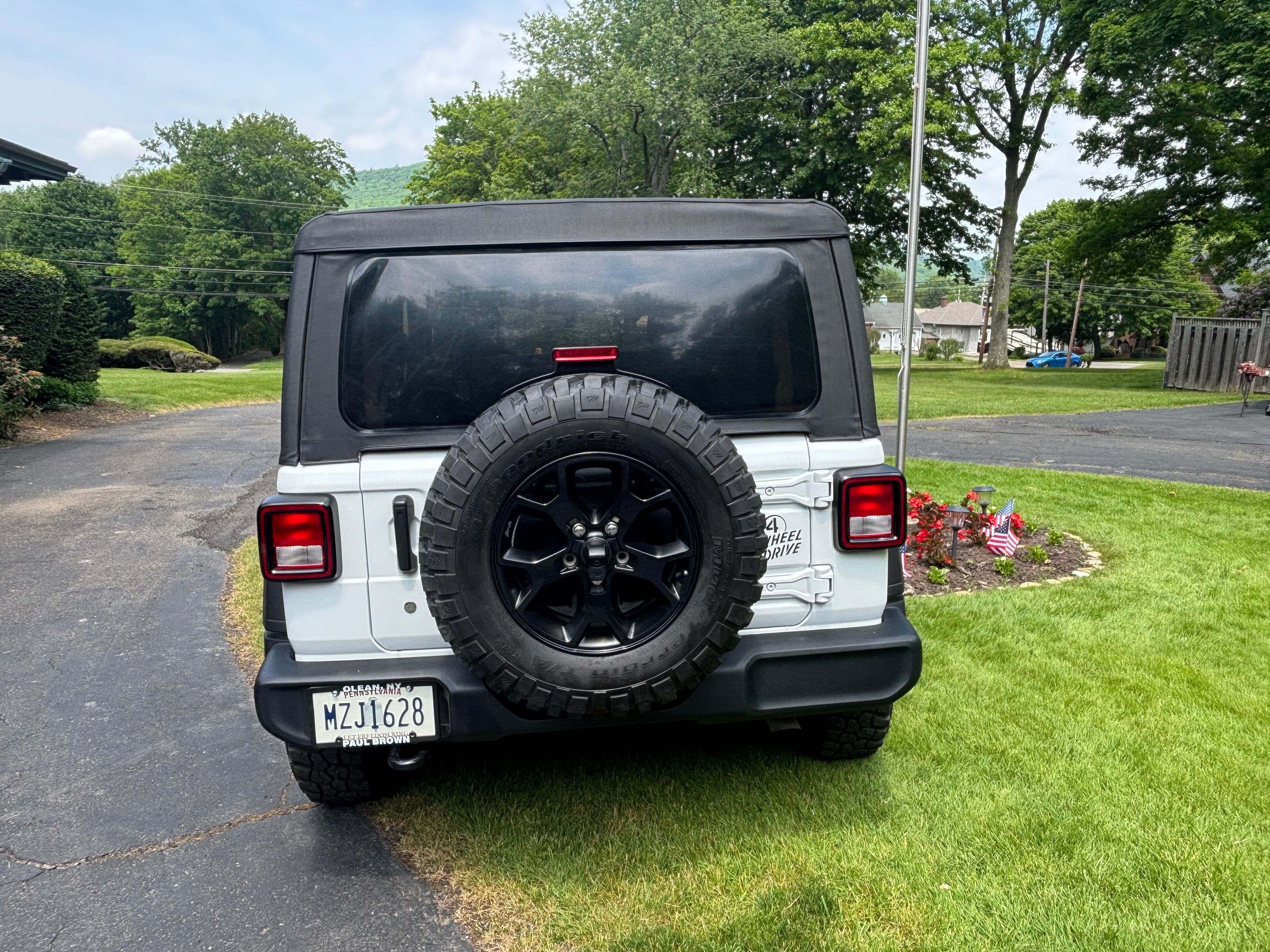 Used 2022 Jeep Wrangler Sport AWD/4WD image 1