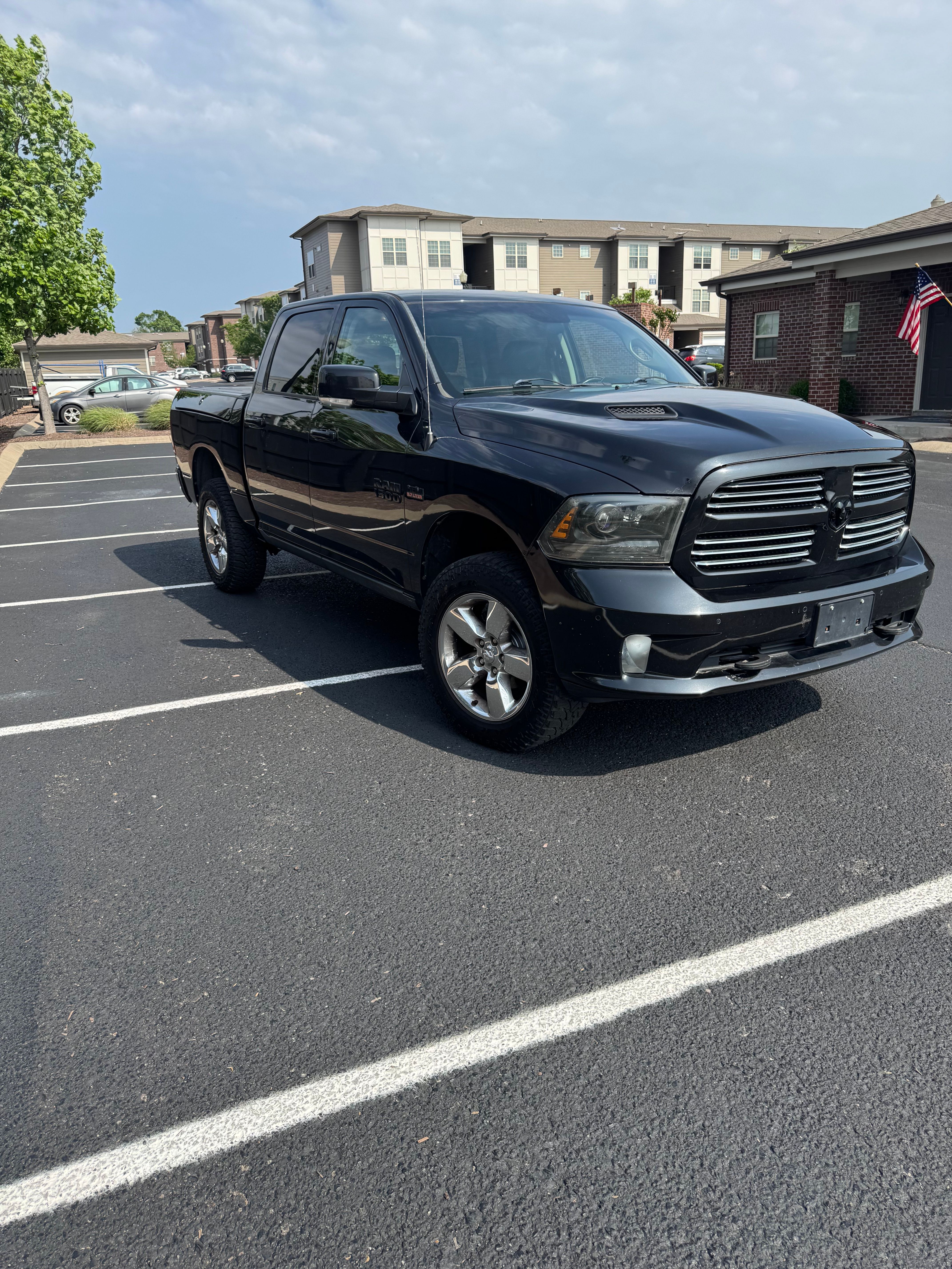 Used 2016 RAM 1500 Sport w/ Black Ram 1500 Sport Group AWD/4WD image 4