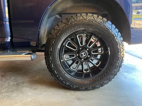 Used 2017 RAM 1500 Classic SLT w/ Luxury Group AWD/4WD image 13