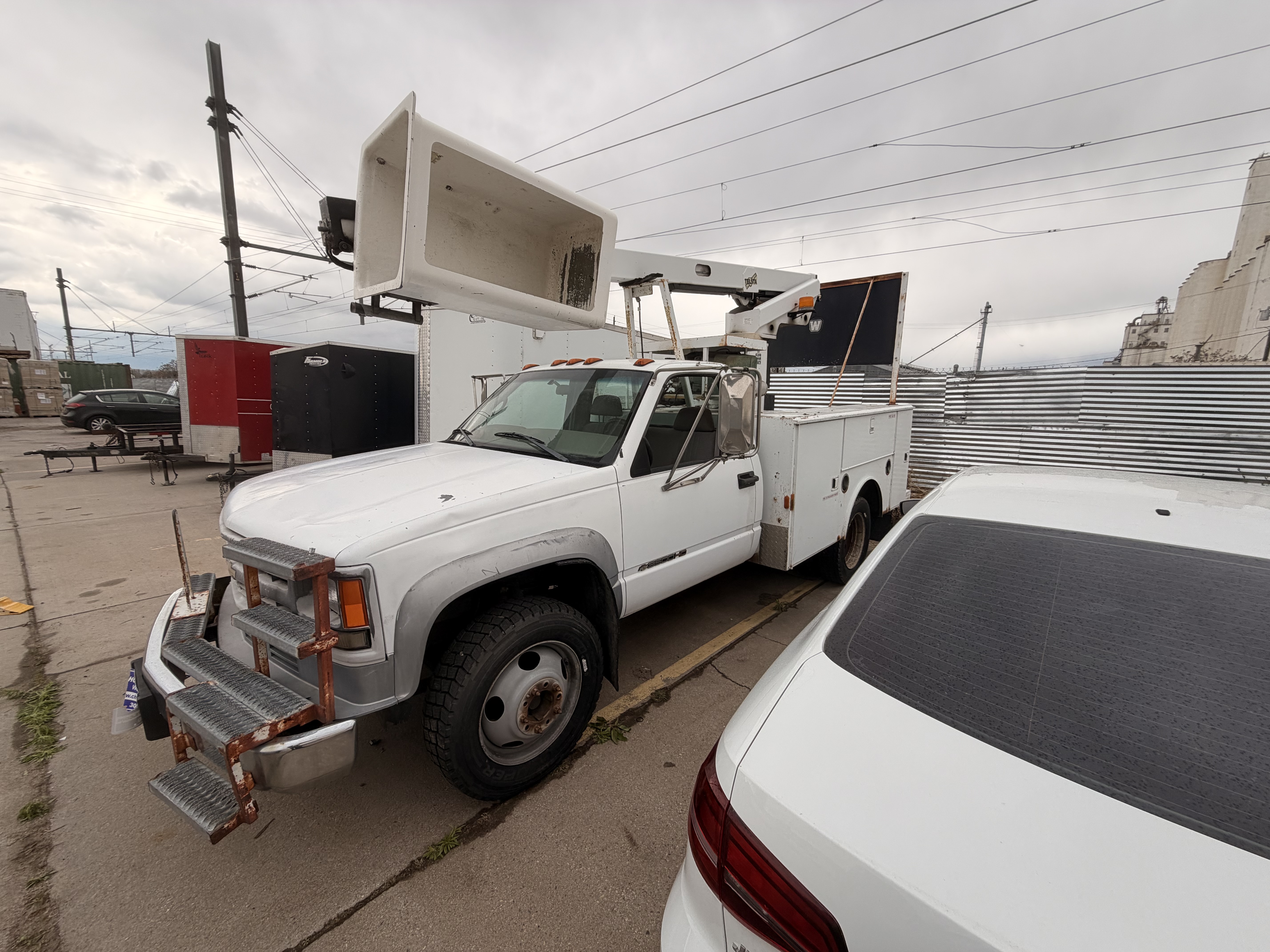 Used 1998 Chevrolet Silverado 3500 2WD Regular Cab HD image 6