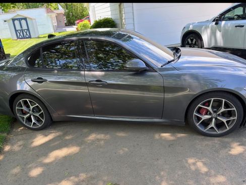 Used 2018 Alfa Romeo Giulia Ti Sport w/ Quick Order Package 22S Sport AWD/4WD image 4