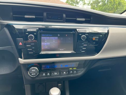 Used 2016 Toyota Corolla LE FWD image 6