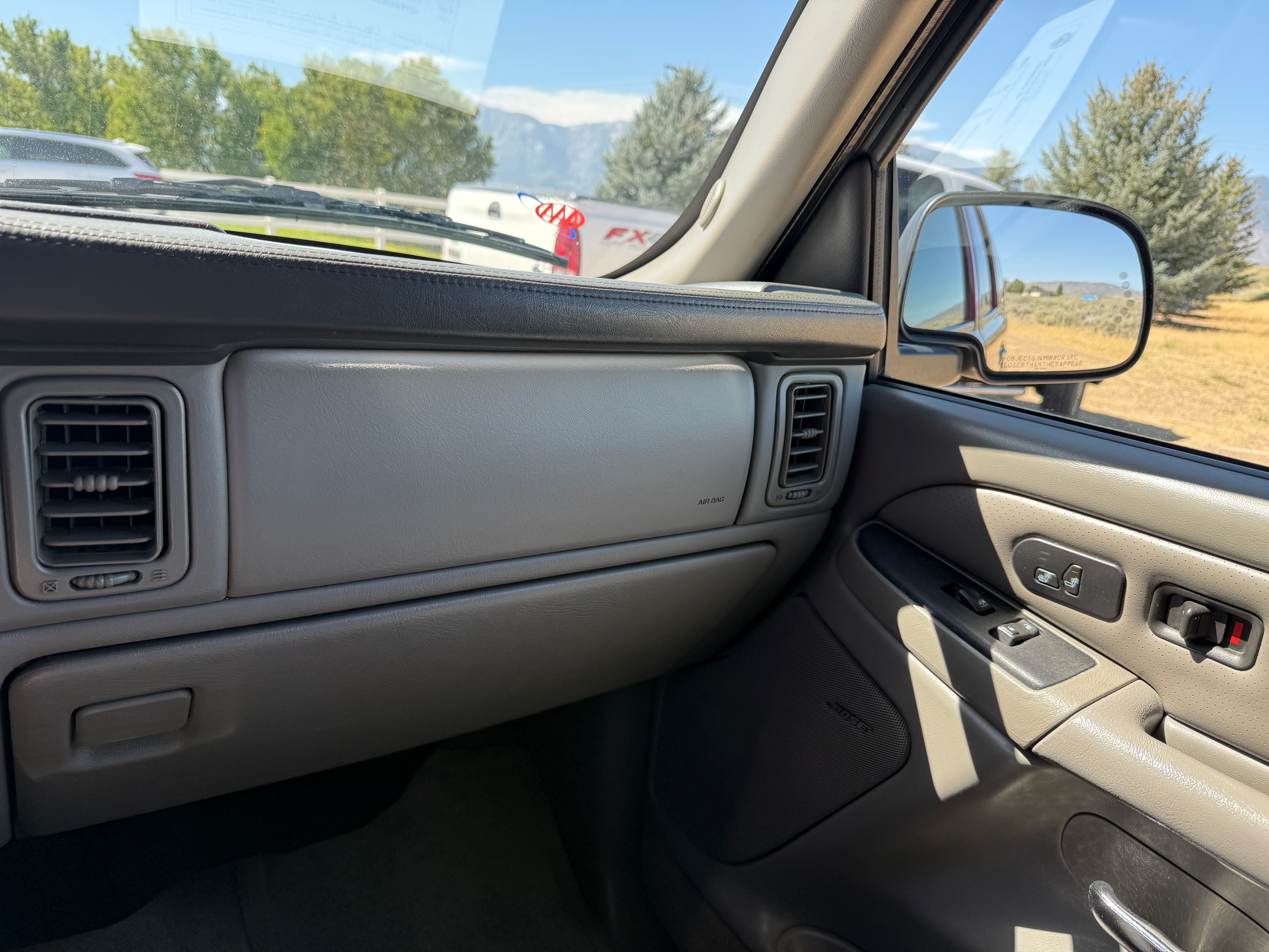 Used 2005 Cadillac Escalade AWD image 9
