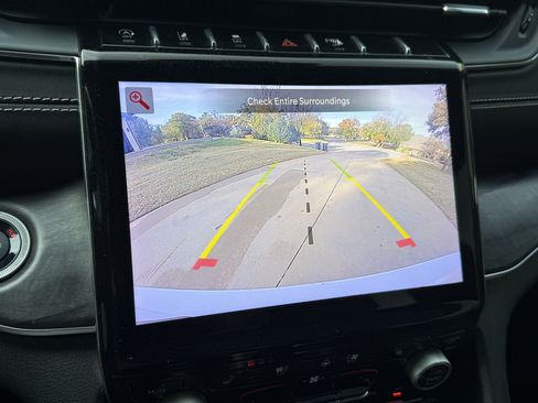 Used 2021 Jeep Grand Cherokee L Overland w/ Luxury Tech Group IV image 17