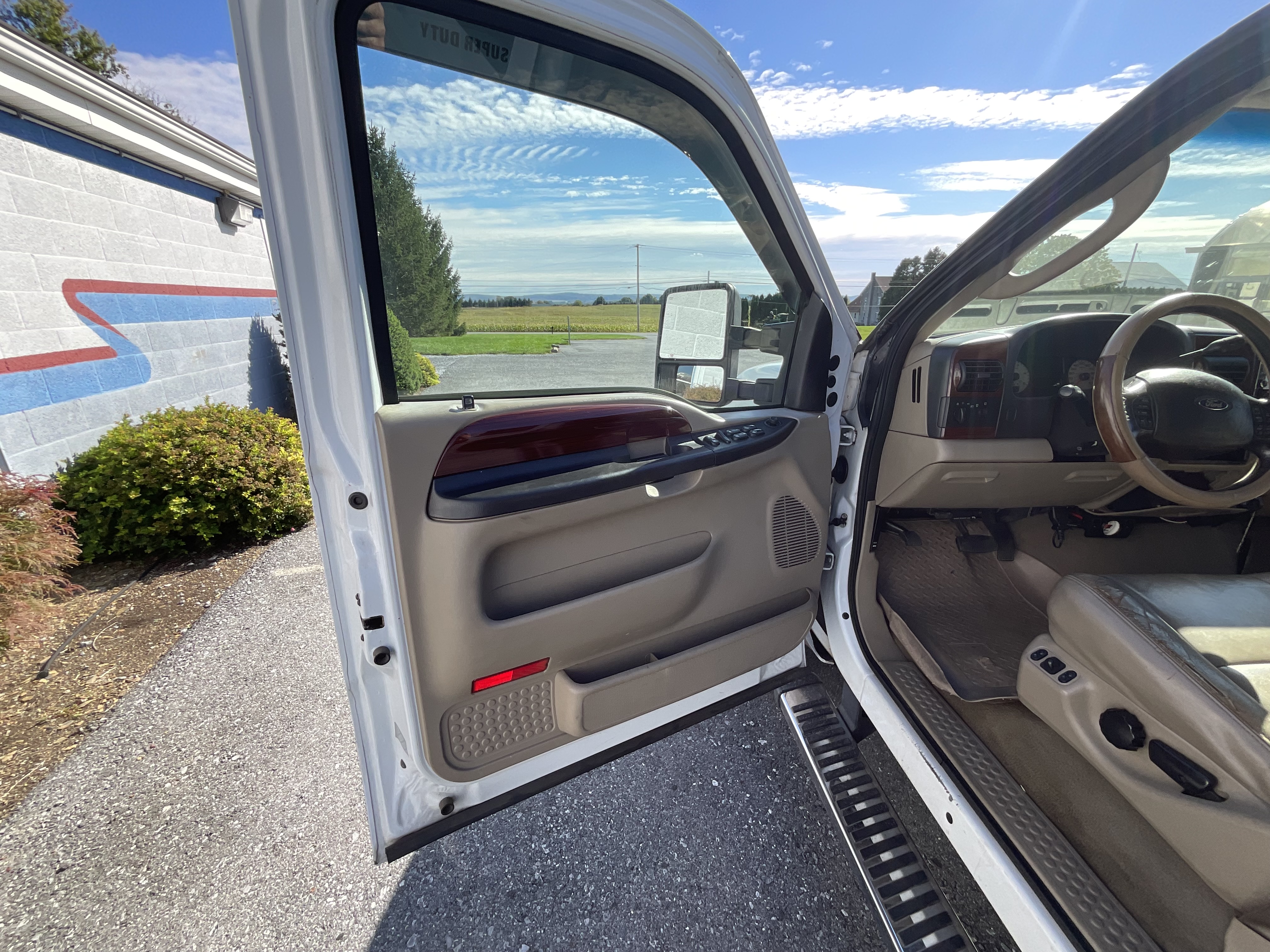 Used 2006 Ford F350 Lariat RWD image 12