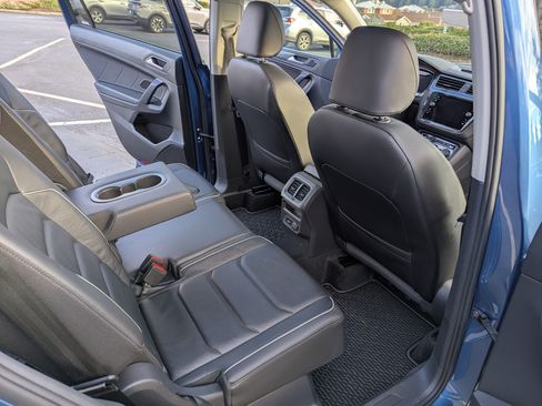 Used 2019 Volkswagen Tiguan SEL Premium w/ 3rd Row Seat Package image 6