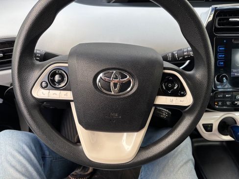 Used 2017 Toyota Prius Four Touring image 12