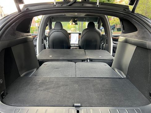 Used 2020 Tesla Model X Long Range image 11