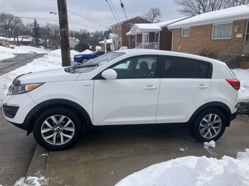 Used 2016 Kia Sportage LX image 1