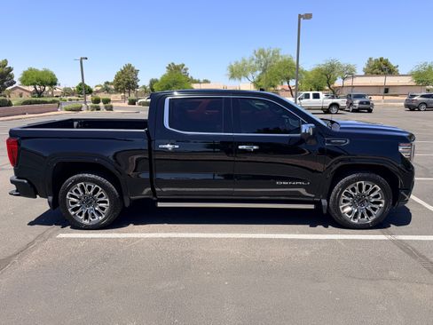 Used 2025 GMC Sierra 1500 Denali Ultimate AWD/4WD image 8