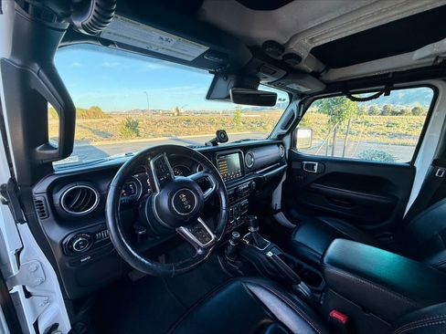 Used 2020 Jeep Gladiator Rubicon AWD/4WD image 11