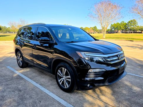 Used 2018 Honda Pilot EX image 1