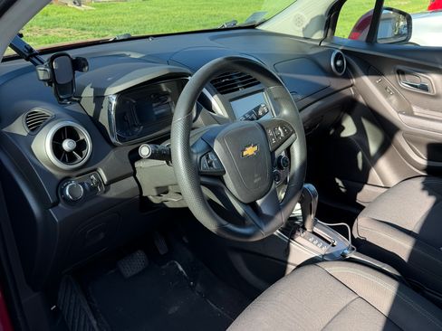 Used 2015 Chevrolet Trax LT AWD/4WD image 4
