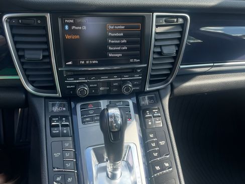 Used 2015 Porsche Panamera image 11