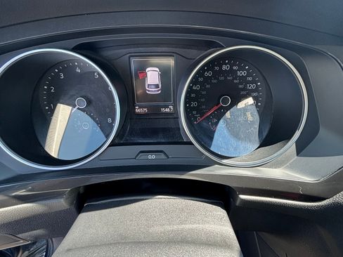 Used 2018 Volkswagen Tiguan SEL AWD/4WD image 8