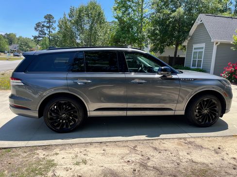 Used 2025 Lincoln Aviator Reserve w/ Equipment Group 201A AWD/4WD image 6