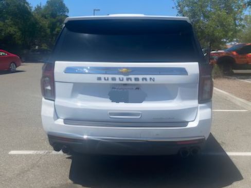 Used 2023 Chevrolet Suburban Premier image 2