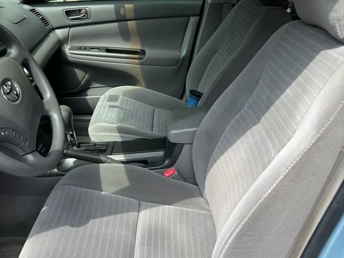 Used 2005 Toyota Camry SE image 2