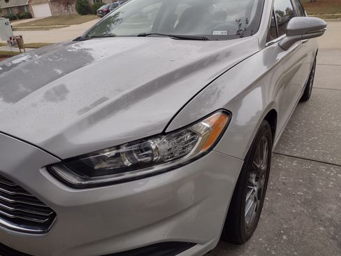 Used 2016 Ford Fusion SE image 9