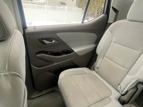 Used 2019 Chevrolet Traverse LT image 15