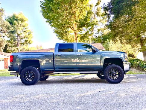 Used 2015 Chevrolet Silverado 2500 LTZ w/ Duramax Plus Package AWD/4WD image 2