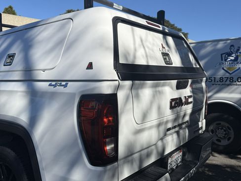 Used 2022 GMC Sierra 1500 Elevation image 8