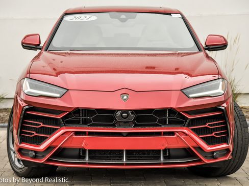 Used 2021 Lamborghini Urus Sport Utility 4D image 2