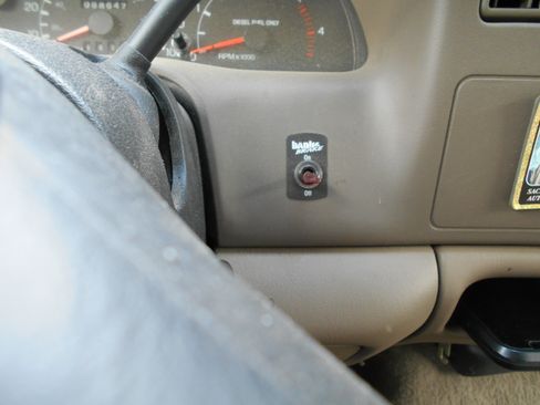 Used 2000 Ford F250 2WD SuperCab Super Duty image 9