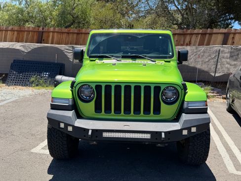 Used 2019 Jeep Wrangler Unlimited Sahara AWD/4WD image 2