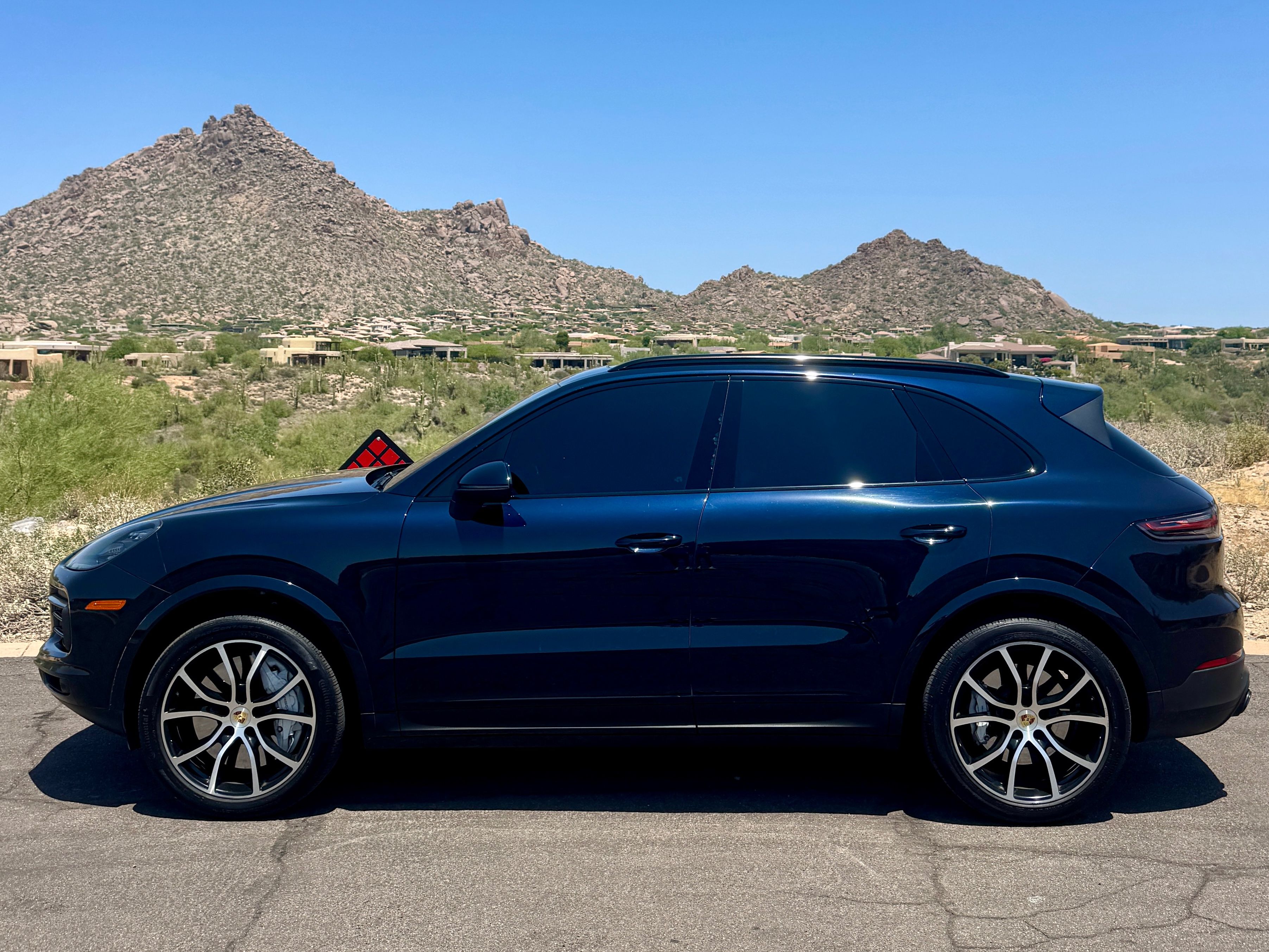 Used 2019 Porsche Cayenne AWD/4WD image 4