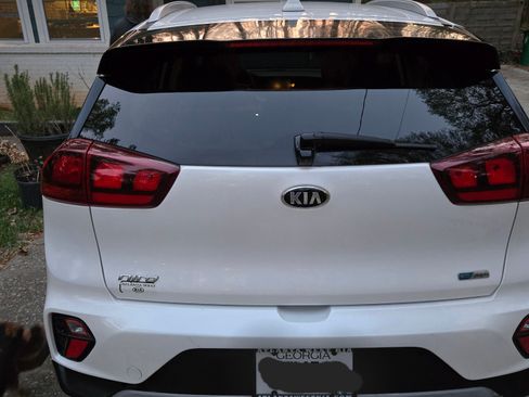 Used 2020 Kia Niro LXS image 9