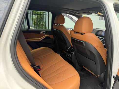 Used 2025 BMW X5 sDrive40i w/ M Sport Package RWD image 15