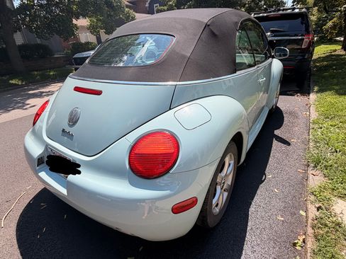 Used 2005 Volkswagen Beetle GLS FWD image 32