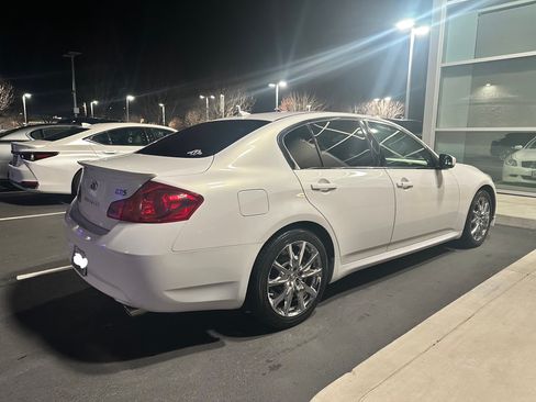 Used 2009 INFINITI G37 Journey w/ Premium Pkg image 8