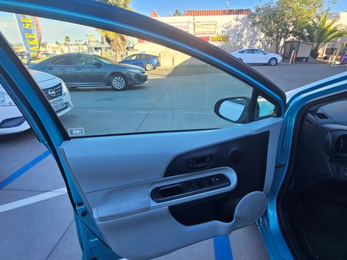 Used 2014 Toyota Prius C One image 25