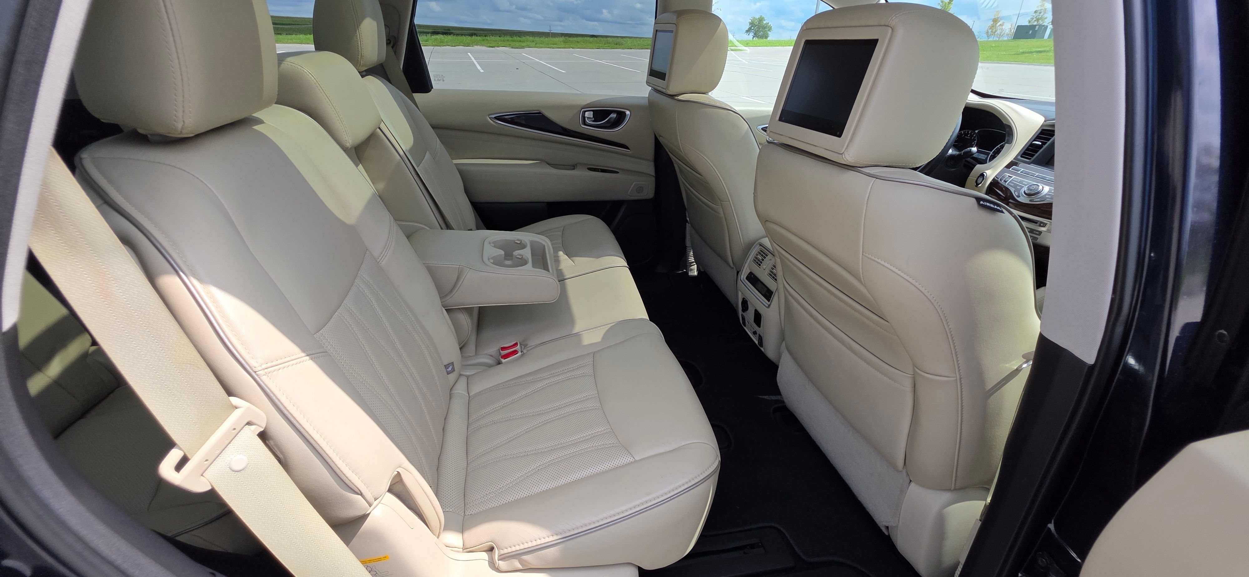 Used 2017 INFINITI QX60 Luxe w/ Deluxe Technology Package AWD/4WD image 23