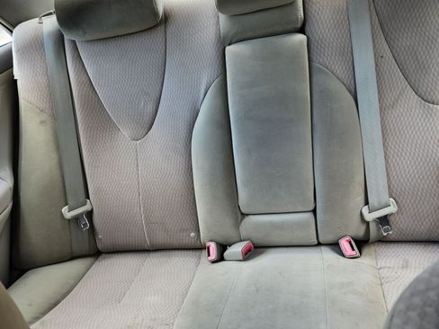 Used 2011 Toyota Camry LE image 4