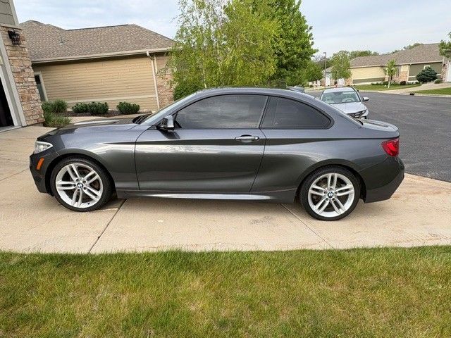 Used 2017 BMW 230i Coupe RWD image 1