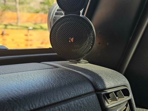 Used 2005 Jeep Wrangler Unlimited image 24