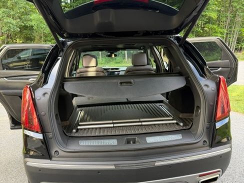 Used 2020 Cadillac XT5 Premium Luxury w/ LPO, Floor Liner Package AWD/4WD image 12